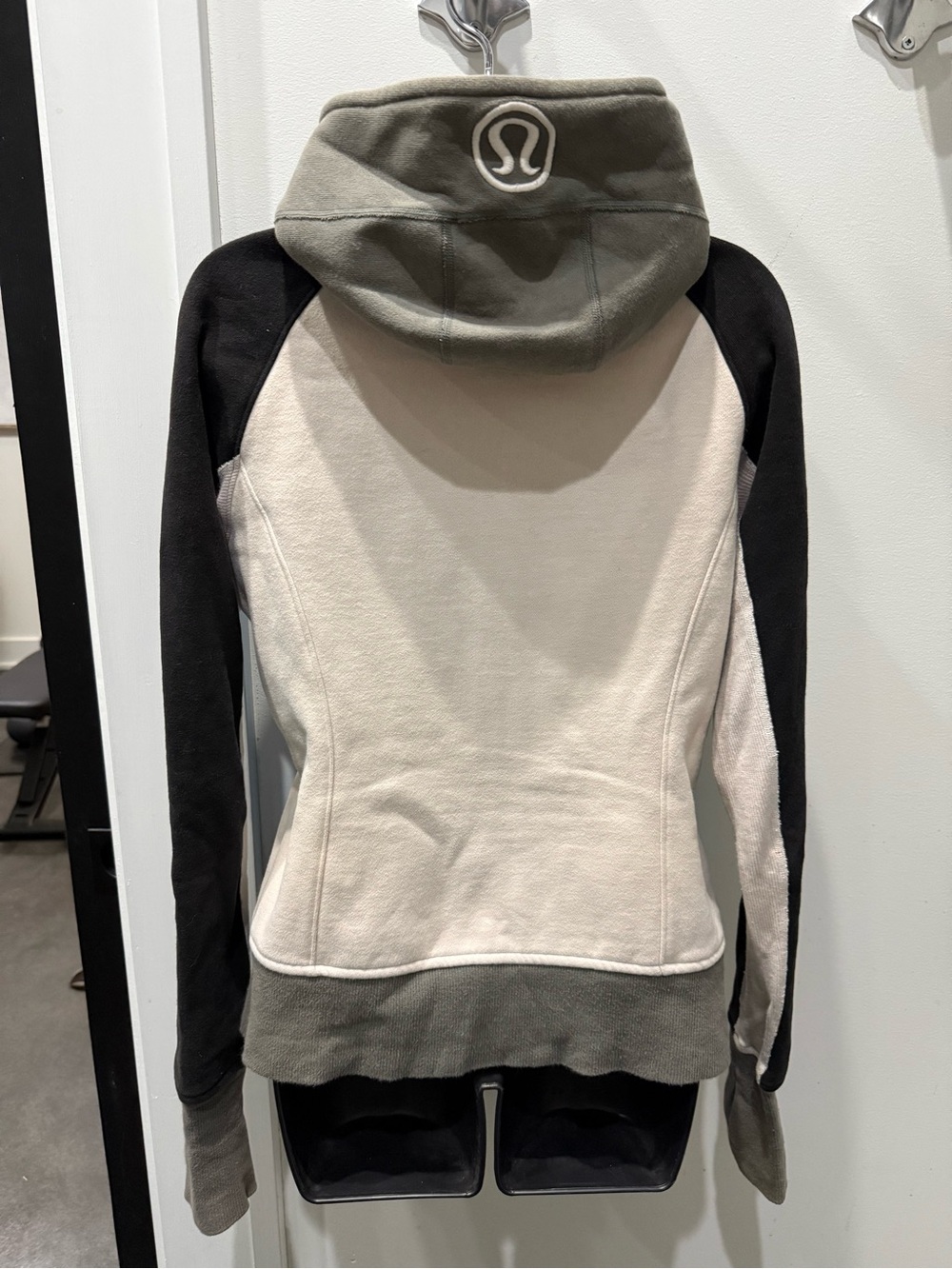 lululemon Scuba hood, Blue, Black and Gray Colorblock Zip Jacket - Picture 3 of 4